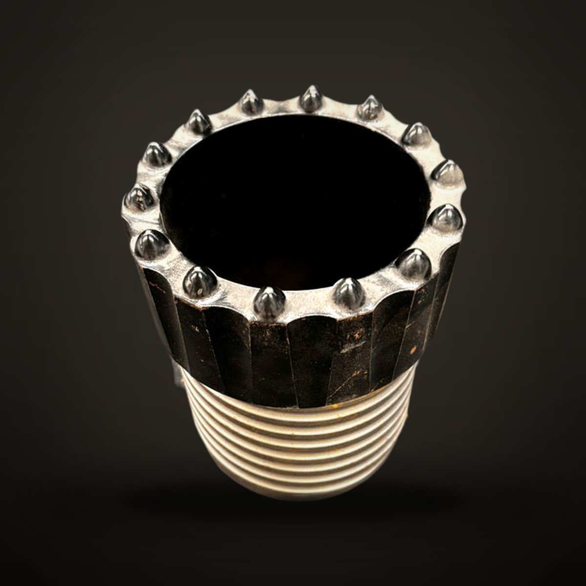 Casing crown / drilling bit Ø140 x 133, 3-start conical lh., ballistic buttons