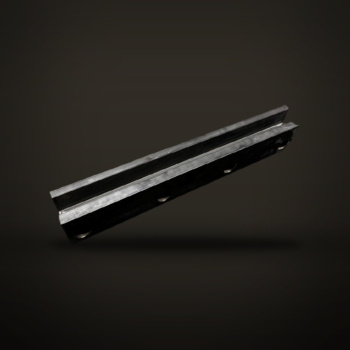 Slide rail for feed mast 120; slide carriage